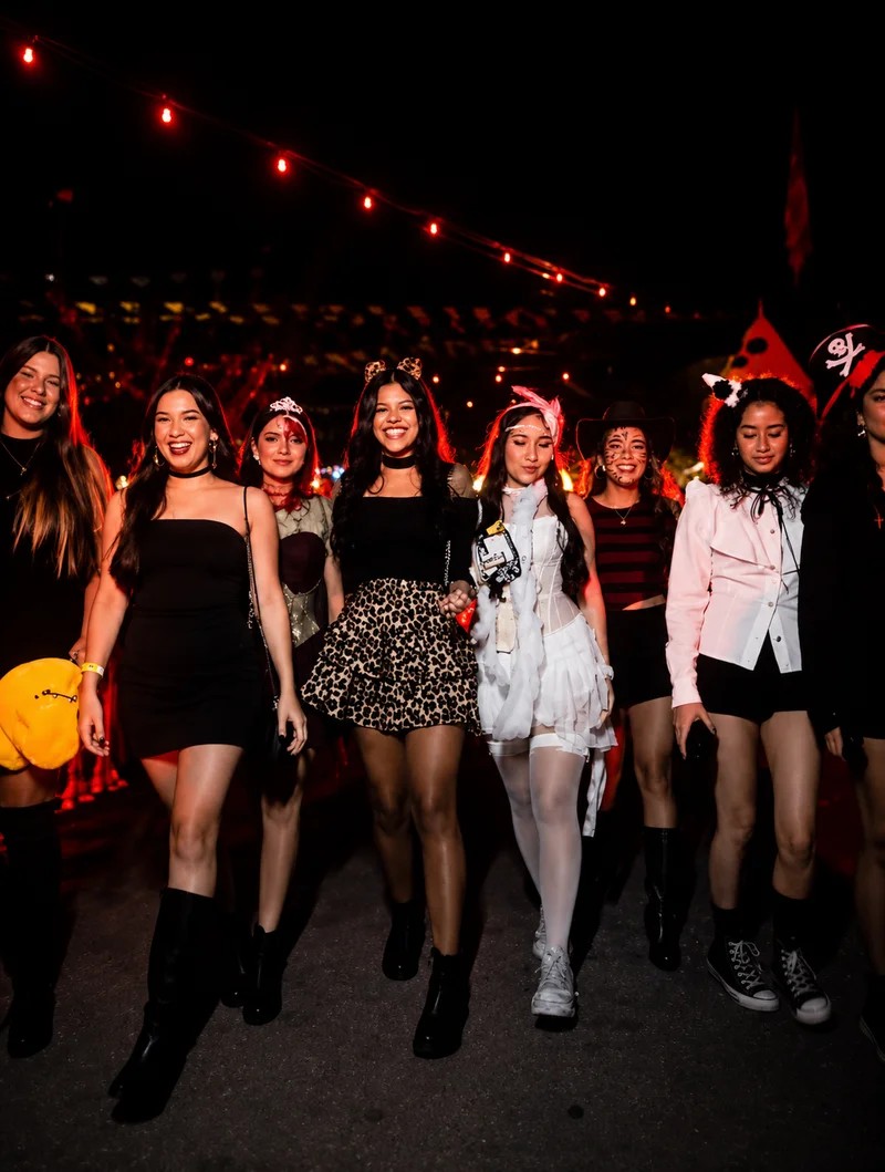Fantasias no Halloween 1000%